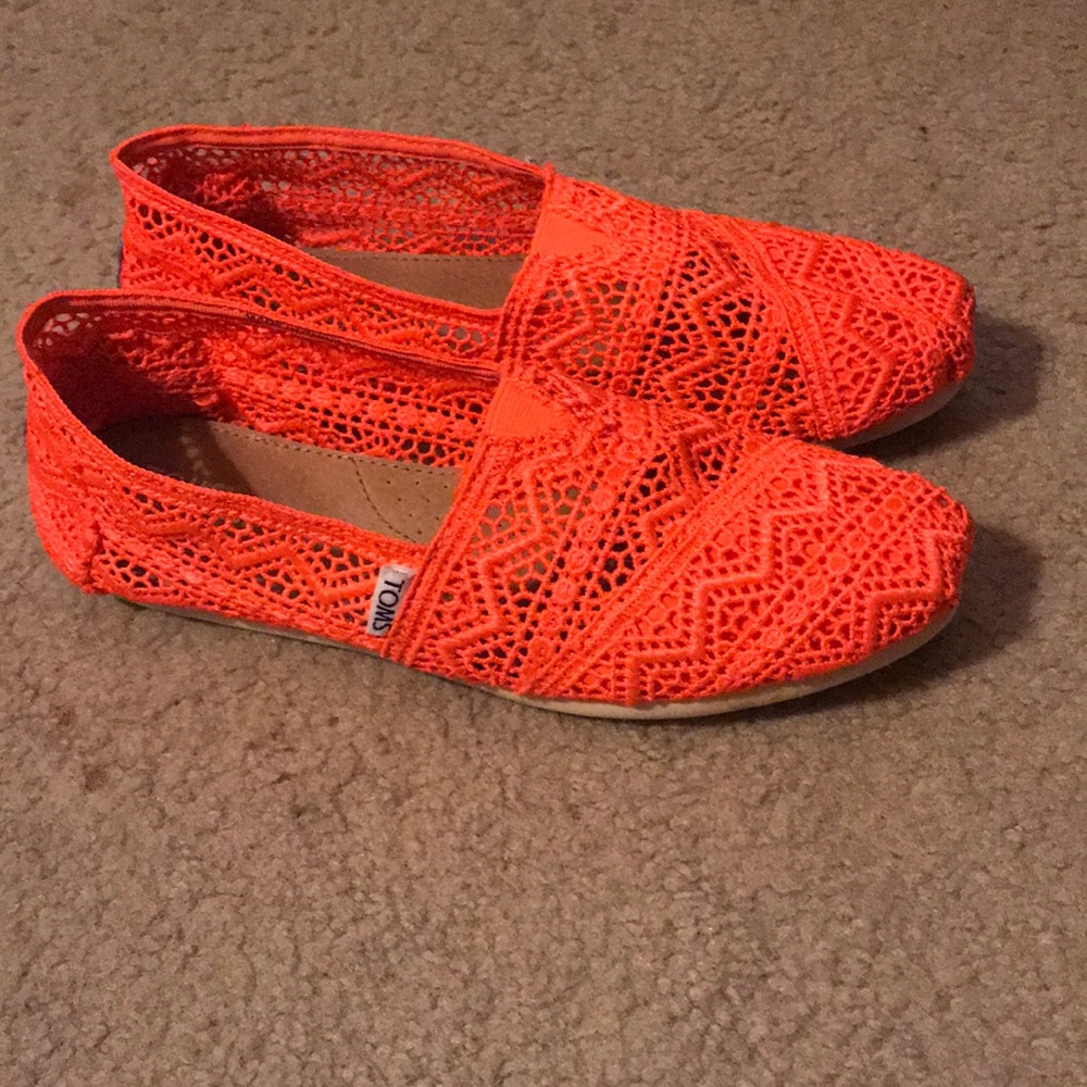 coral lace toms